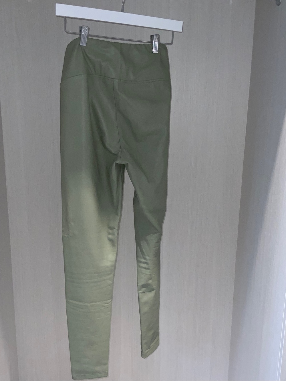 LOT OF 2 Forever 21 Faux Leather Leggings - Picture 5 of 5